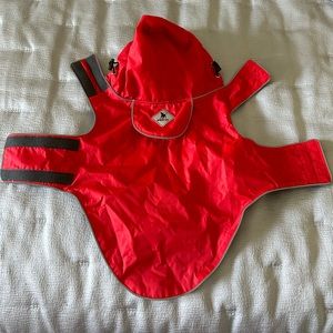 SUPER CUTE DOGGIE RAIN COAT. SIZE SMALL. RED.